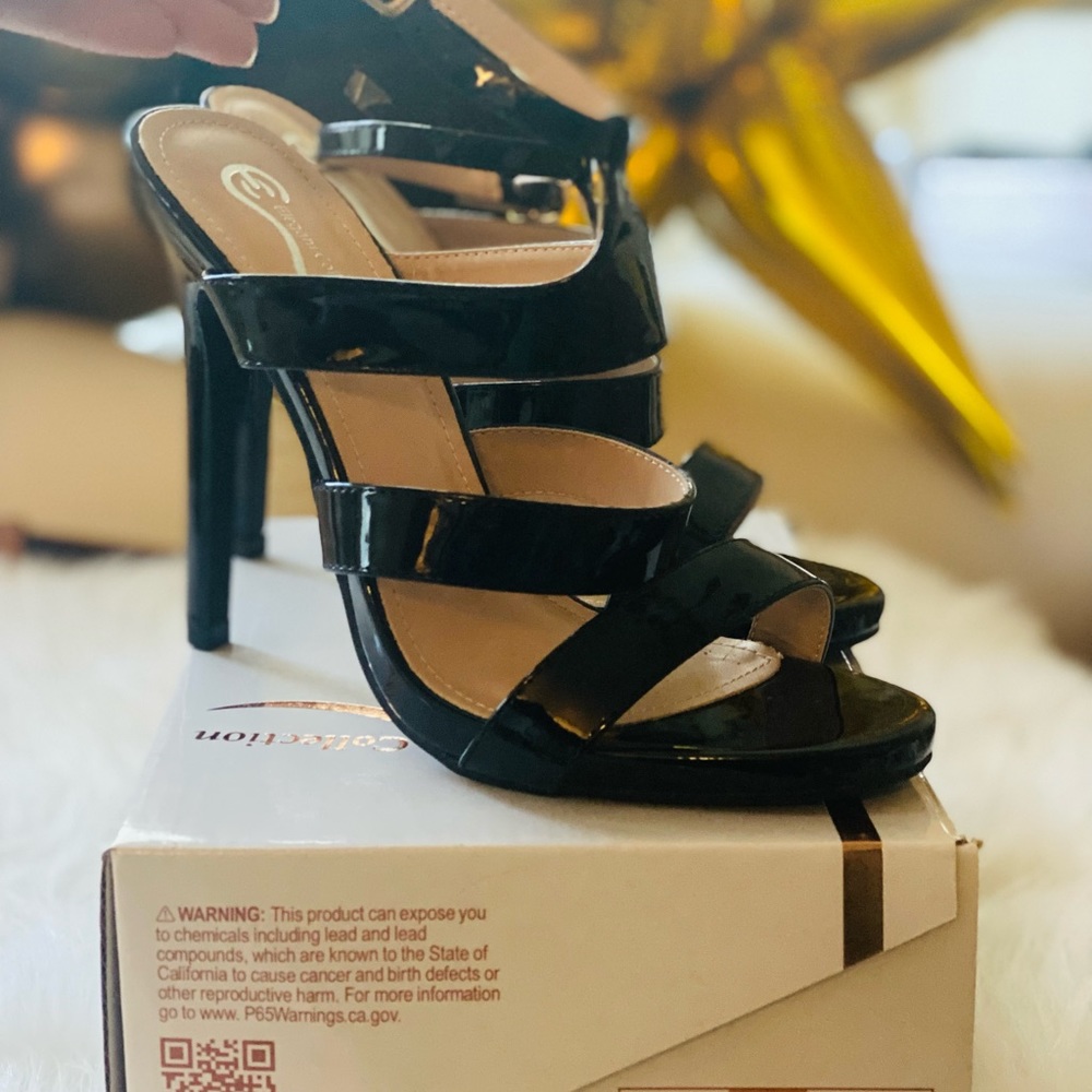 Elegant sandals black in size 8.5